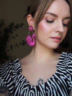 Swan stud charm earrings, fuchia